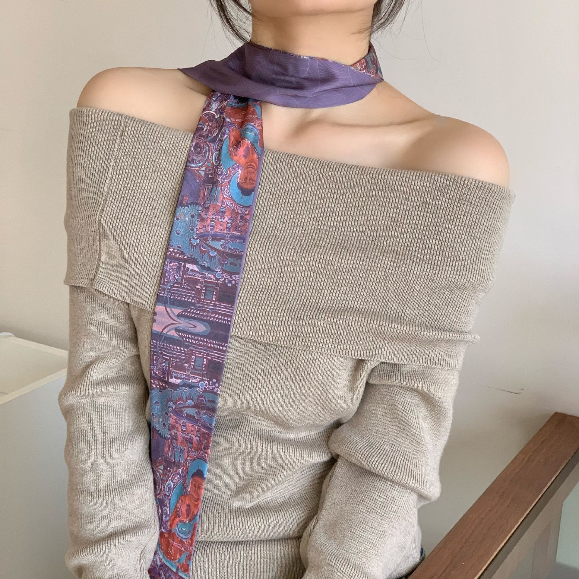 Bandera de bufandas de seda larga para mujeres primavera y verano con camisa de alta calidad, cinturón de cinturón, cabello atado