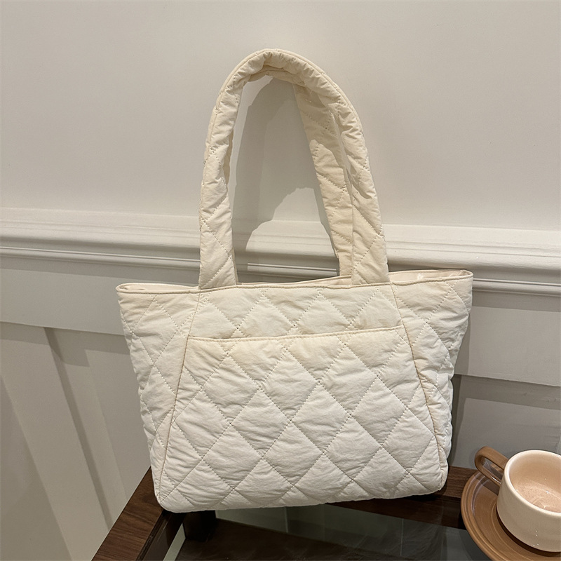 Bolsa de cubo de bordado de diamante de gran capacidad para mujeres 2024, nuevo invierno simple bolso de mano, bolso de mano ligero de moda