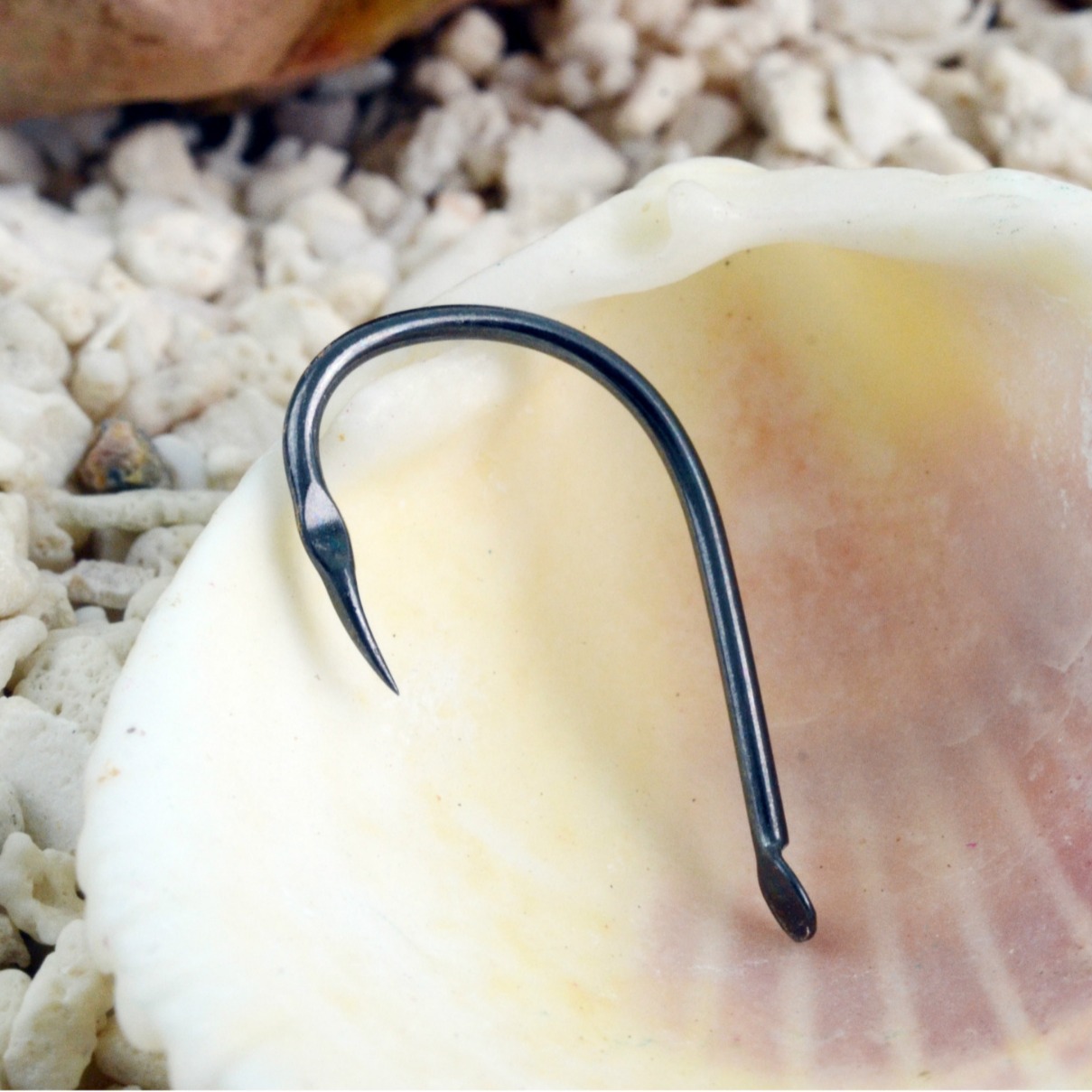 Boutique a granel iseini no púas doble afilado anzuelo de acero de alto carbono lago equipo de pesca fábrica plana golpeó Yidou Qianhe