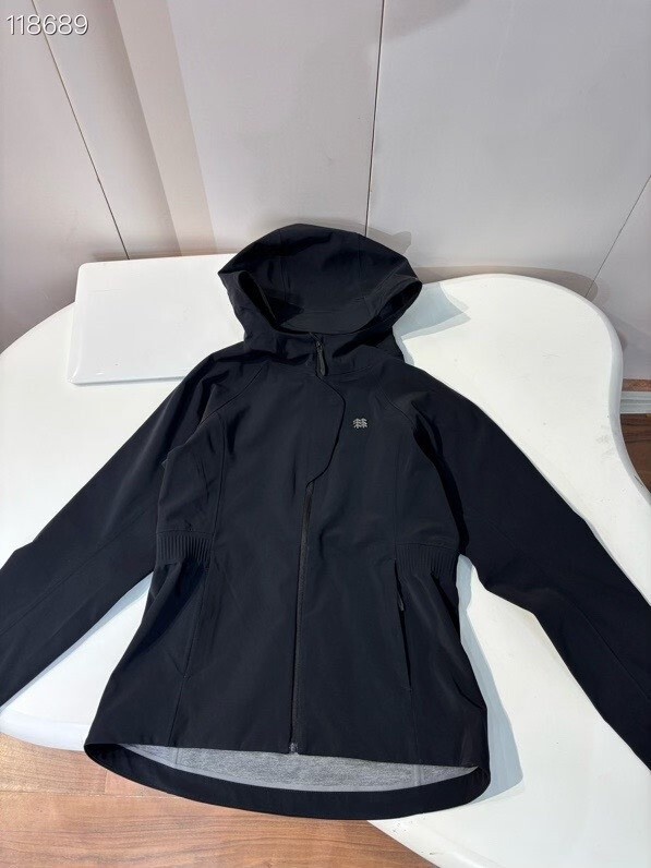 Spring New Style Outdoor Windproof and Water-Resistant Softshell Jacket with a Cinched Waist for Women Spring New Style Outdoor Windproof and Water-Resistant Softshell Jacket with a Cinched Waist for Women