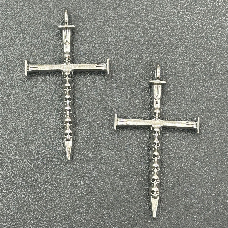 European and American Retro Skull Cross Sword Pendant Keychain Necklace Fashion Personalized DIY Alloy Jewelry Accessories