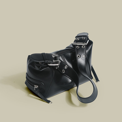 Retro-style women's baguette bag, motorcycle bag, internet celebrity fashionable personalized unisex design shoulder bag, niche design hand-held crossbody bag