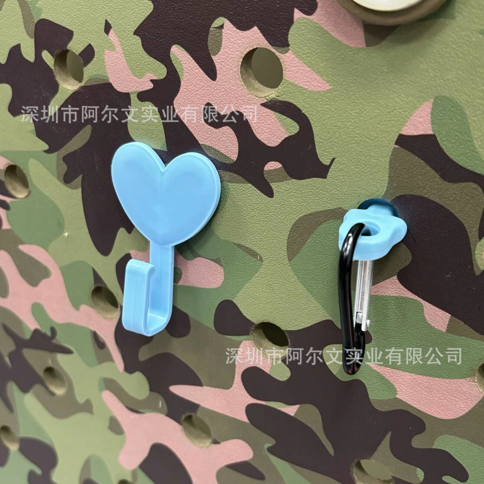 하늘색 러브 후크 + 하늘색 버섯 머리 + 카라비너