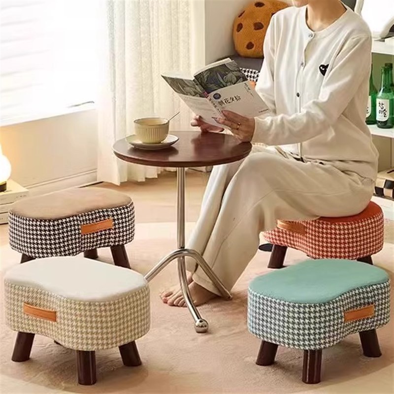 Home living room coffee table, shoe-changing stool by the entrance, small stool, small bench, solid wood, upholstered, small low stool, simple and durable