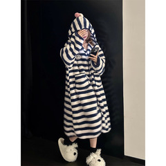 韩系条纹连帽珊瑚绒睡衣女款冬季新款保暖加厚加厚毛绒睡袍家居服