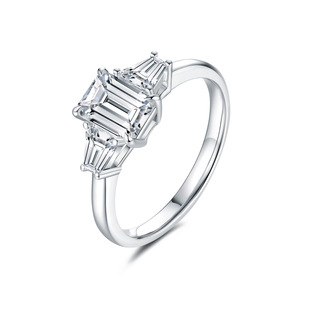 High-End 18K Gold Emerald Cultured Diamond Ring 1 Carat Three-Stone Wedding Ring Women's Diamond Platinum Ring New Style