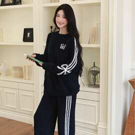 禾莳 秋冬新款玫瑰绒睡衣加厚加绒圆领简约休闲女款保暖家居服可