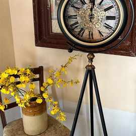 美式客厅别墅办公室复古创意落地钟三脚摆件欧式立钟机械齿轮台钟