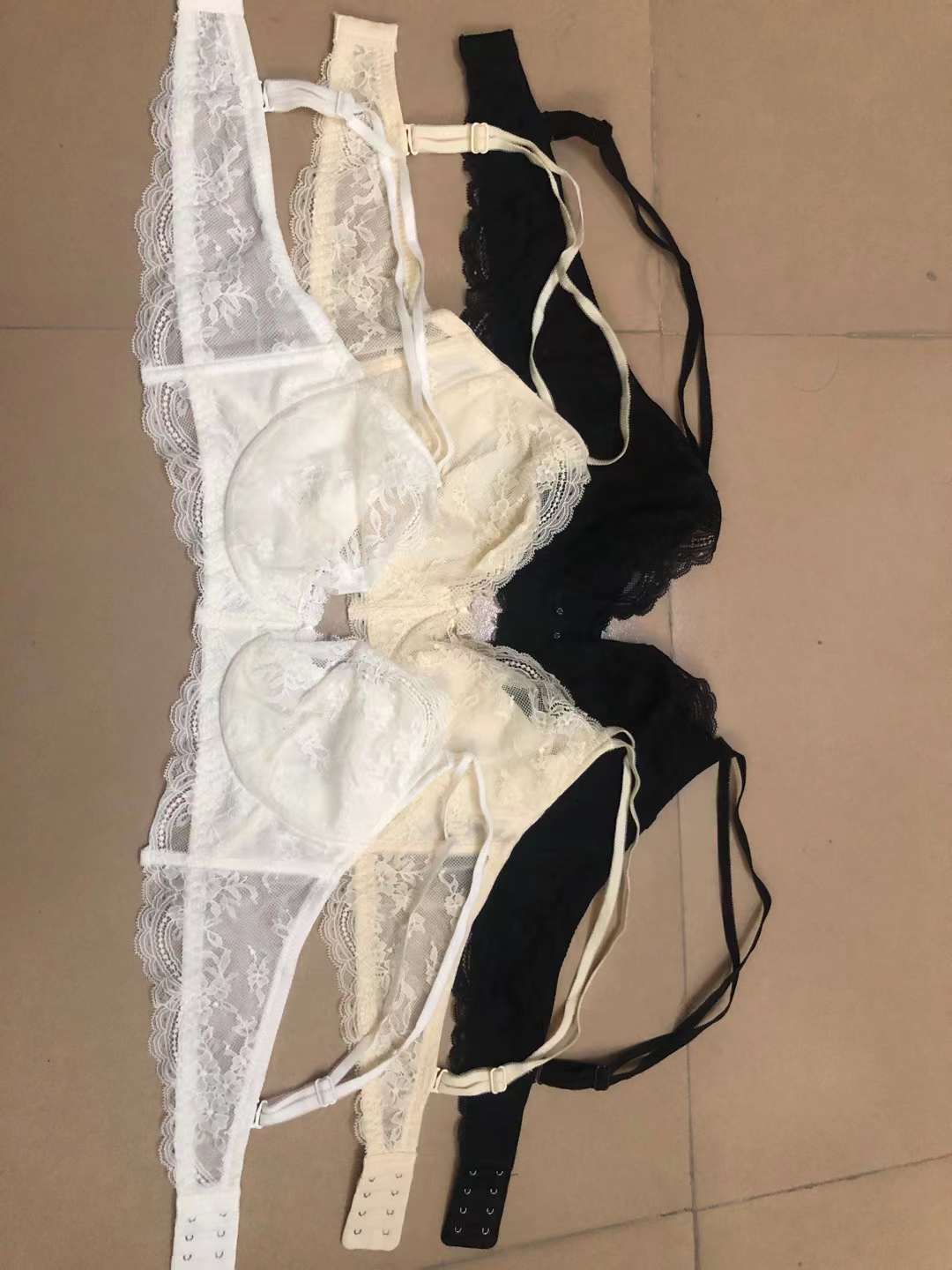 Nueva alta calidad de la Copa de algodón fino transpirable ropa interior de las mujeres de Poli ajustable Orejas de conejo ultra-Delgado sujetador al por mayor