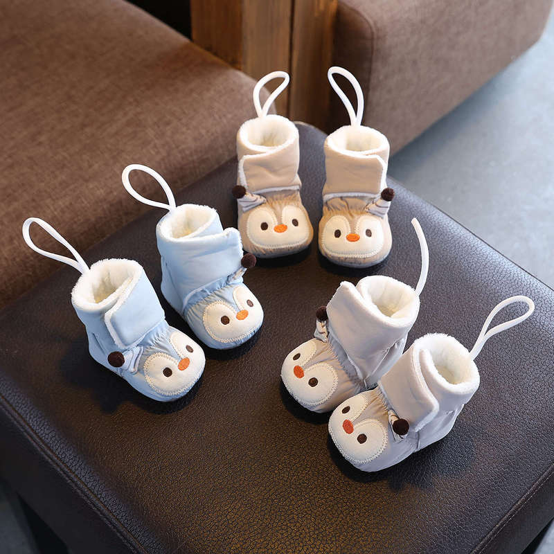 Cross-border wholesale of autumn and winter cotton shoes for babies, featuring a plush lining, thick design, and cute cartoon penguin snow boots, providing warmth and support for babies learning to walk Cross-border wholesale of autumn and winter cotton shoes for babies, featuring a plush lining, thick design, and cute cartoon penguin snow boots, providing warmth and support for babies learning to walk