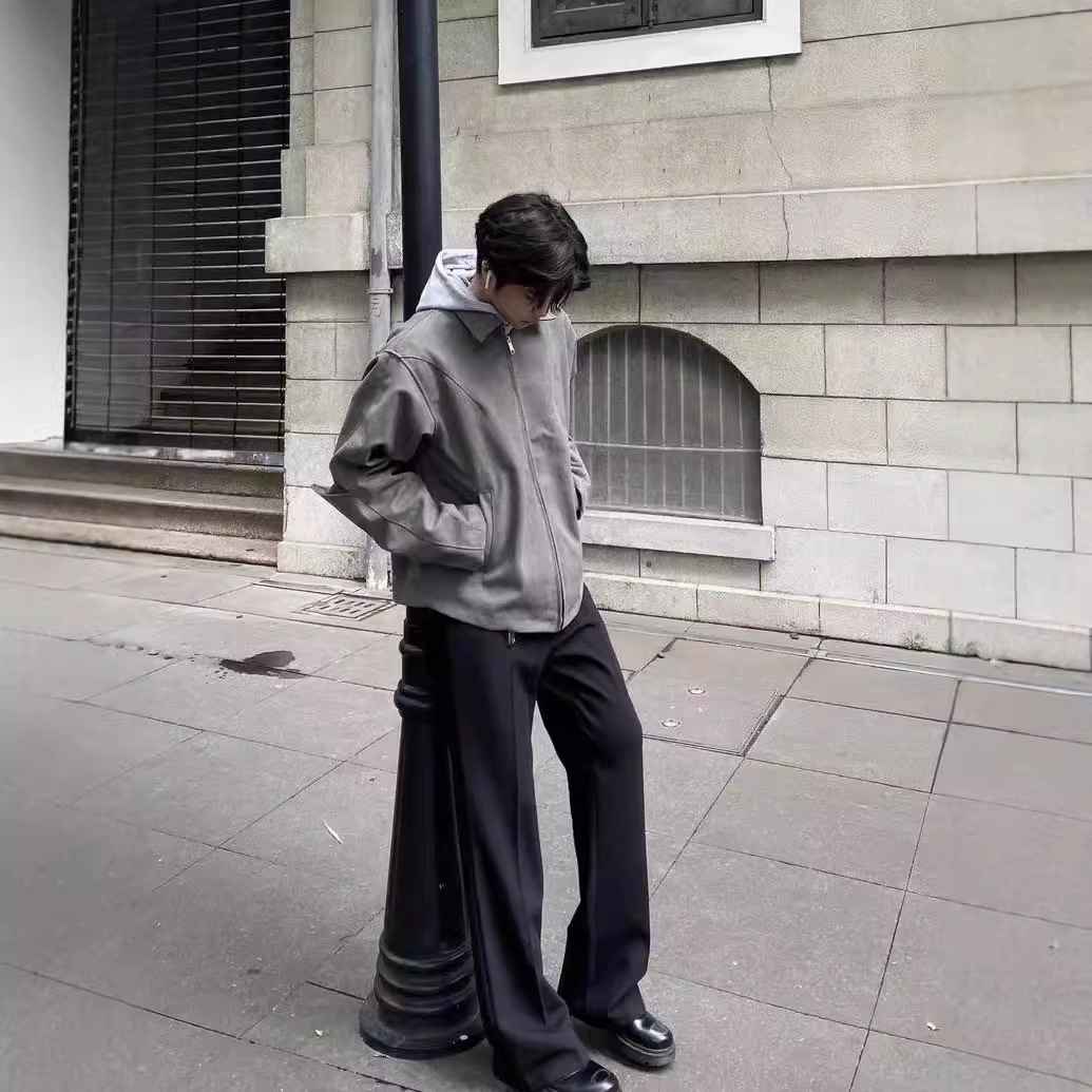 Nuovo top imbottito per uomo con un design di nicchia, caratterizzato da una giacca con spalle dritte e una giacca da cavaliere cool in stile street_voghion.com