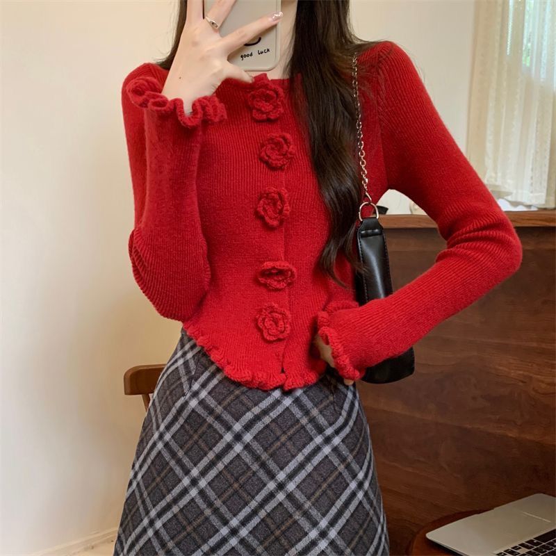 Red flower decorative sweater jacket for women in autumn and winter new style for high-end style for outside and knitted cardigan base top