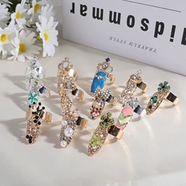 项链;手链;耳钉