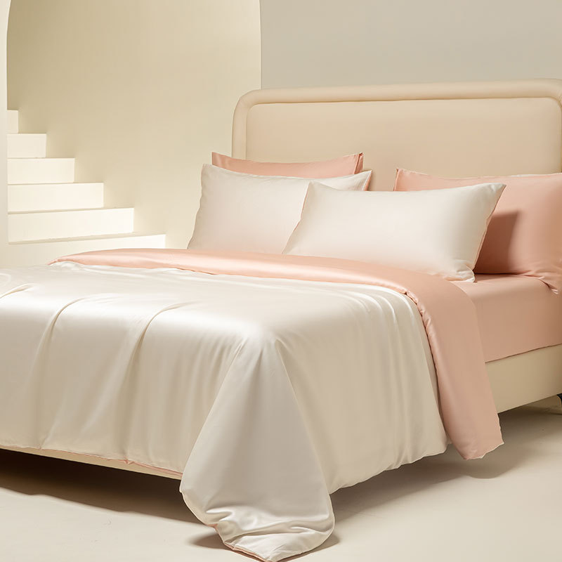 Cat Man Sense Advanced Sense Cama de cuatro piezas de lujo ligero Dormitorio principal sedoso sueño desnudo 2025 nueva funda de edredón de sábana