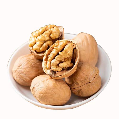 Xinjiang 185 paper-skinned raw walnuts wholesale 500g Aksu hand-peeled nut snacks thin-skinned raw walnuts