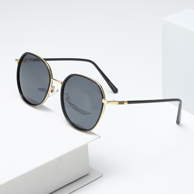 Fabricantes de nuevas gafas de sol polarizadas para mujer, gafas de sol anti-ultravioleta, gafas de sol de red retro de moda al por mayor