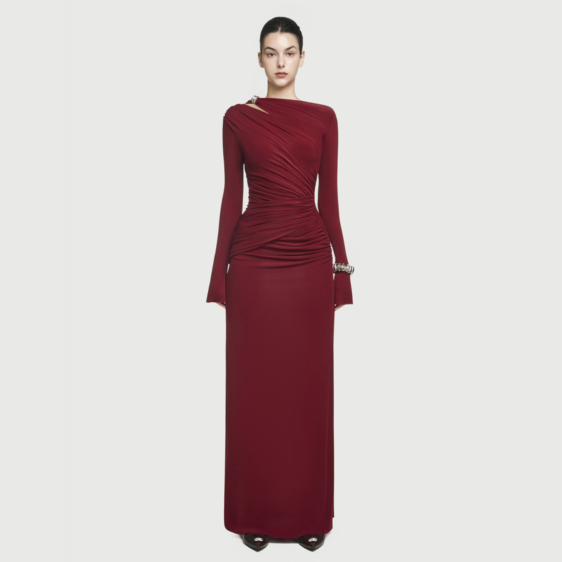 Fronteras europeas y estadounidenses otoño y invierno nueva moda de mujer hueco plegado falda de color sólido temperamento simple falda delgada image 1