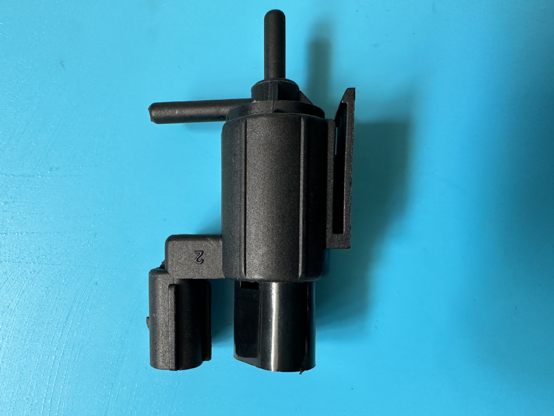 Four-wheel drive solenoid valve 4154221002 is suitable for Ssangyong Aiteng pickup truck, which is famous for Aiteng Road, Diresterwood