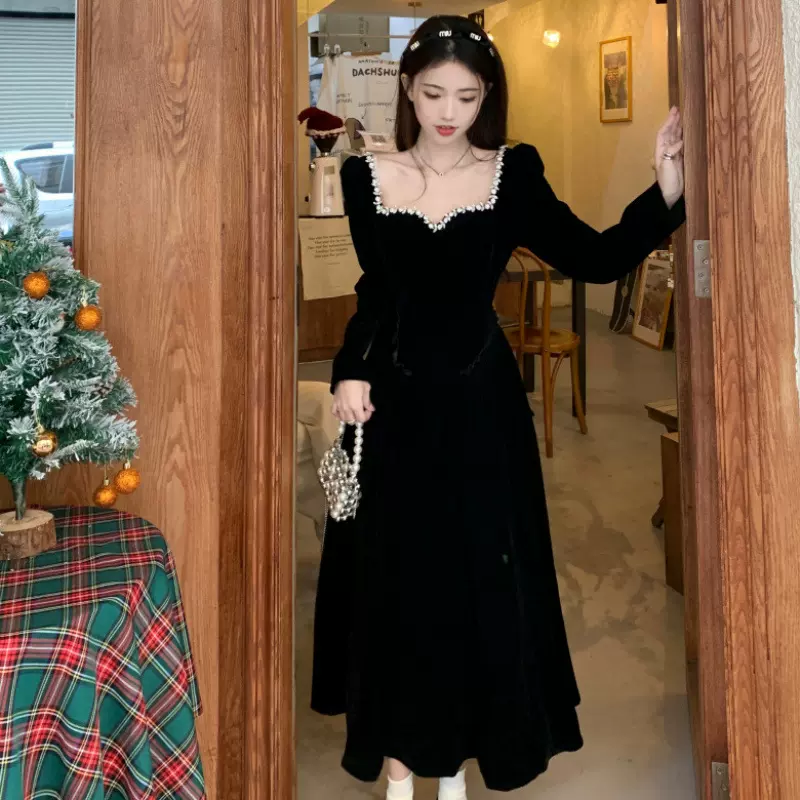 法式新年战袍方领长袖连衣裙女春秋大码胖妹妹收腰显瘦赫本风长裙