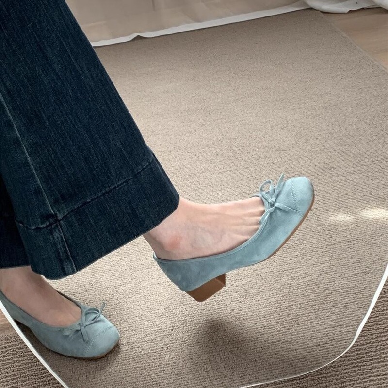 Spring Women's Flat Shoes, New Style, Light Blue, Elegant, Chunky Heel, Slip-On, French Style, with Bow, Suitable for Skirts, 2026