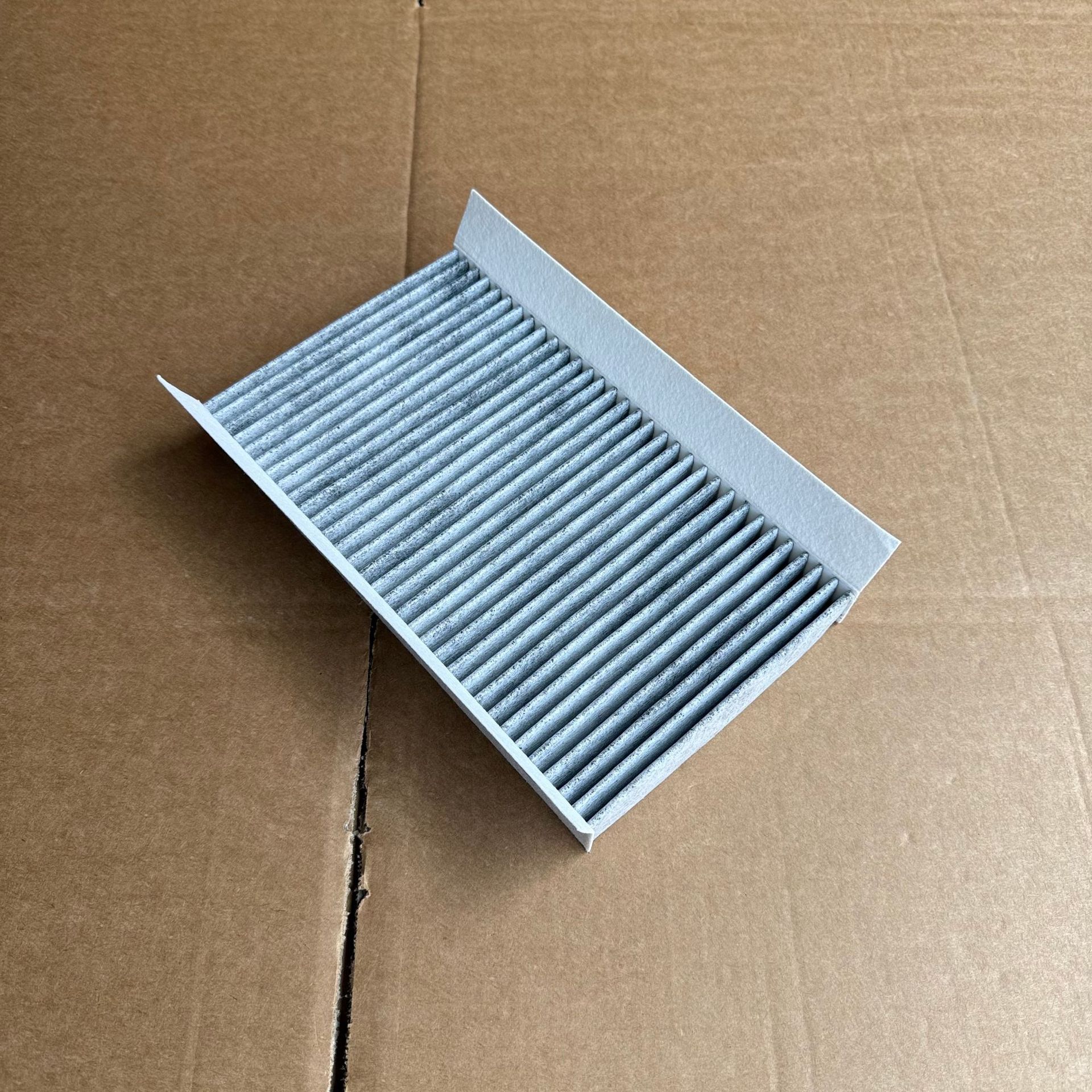 Suitable for Range Rover Sport Executive Edition, Evoque, Discovery 3, Discovery 4, Freelander 2 Air Conditioning Filter Cleaner Lr023977