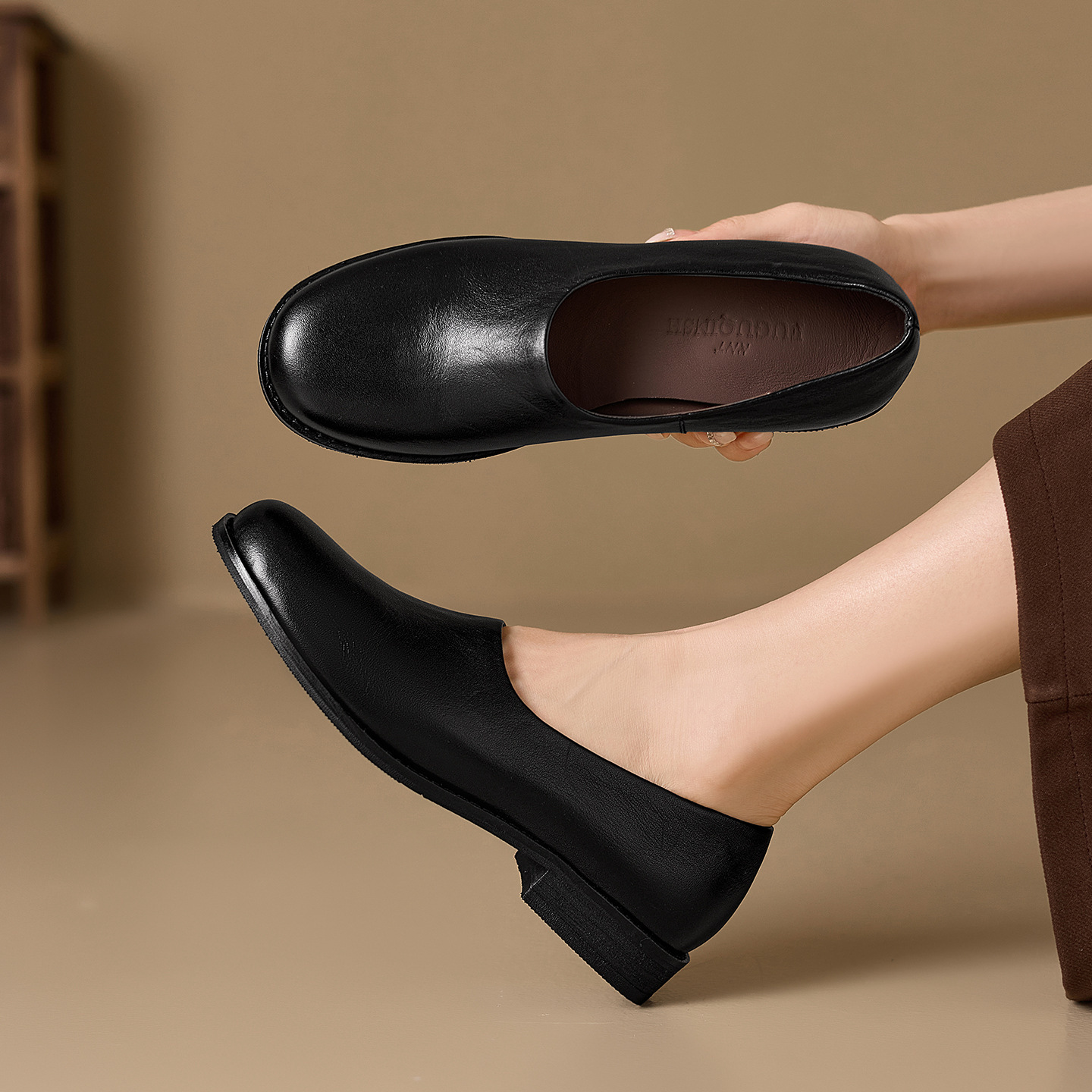 Giày lười nữ da bò mũi vuông gót thấp 2,5 cm kiểu mới mùa thu — màu nâu