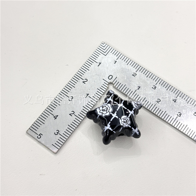 スルーホール小さな香り椿黒と白の五芒星ビーズアクセサリー携帯電話キーバッグチェーン diy 手作り材料|undefined