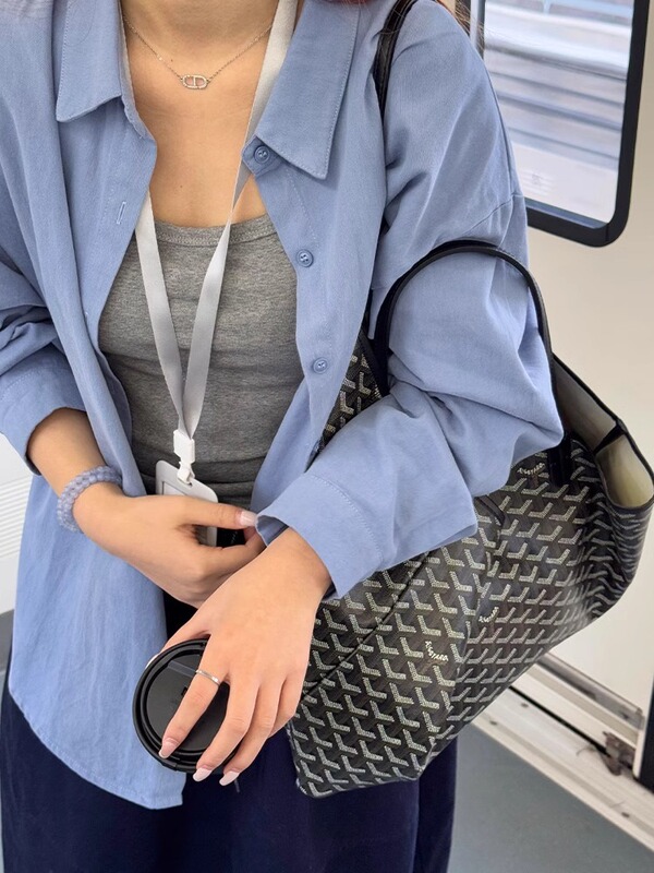 衬衣女款2025新款爆款漂亮小衫蓝色衬衫外套女夏季高级感通勤穿搭|undefined