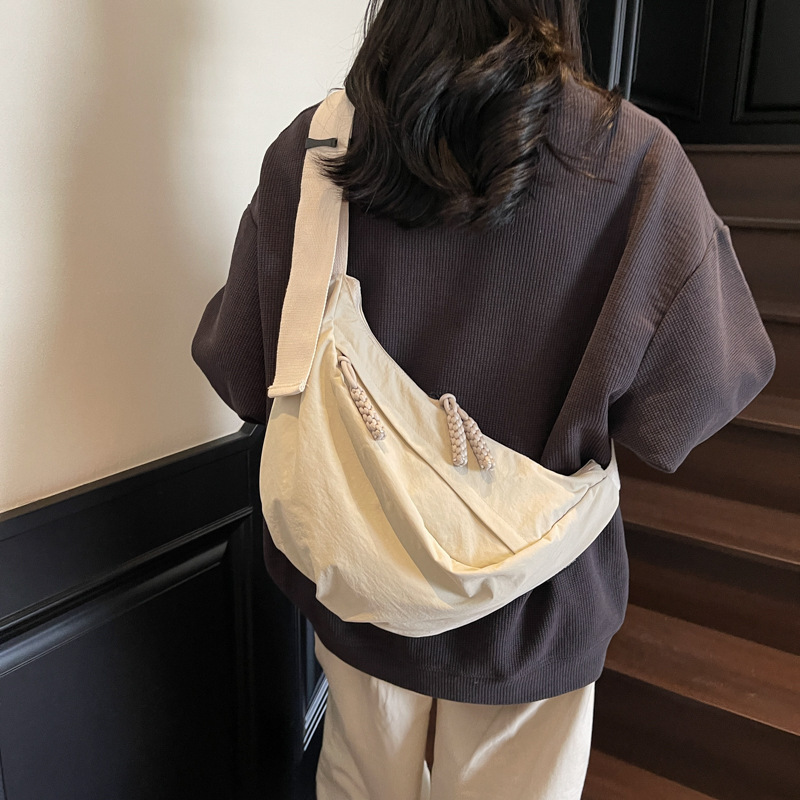 Yuzu Waterproof Large Bag for Women 2025 New Fashion Versatile Sports Casual Crossbody Bag Large Capacity Single Shoulder Dumpling Bag