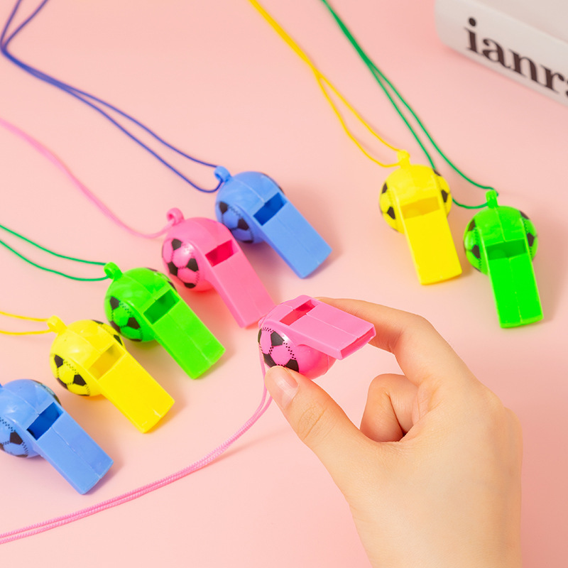 Copa del Mundo de fútbol silbato de plástico silbato sonriente árbitro silbato regalo para niños apoyos juguetes