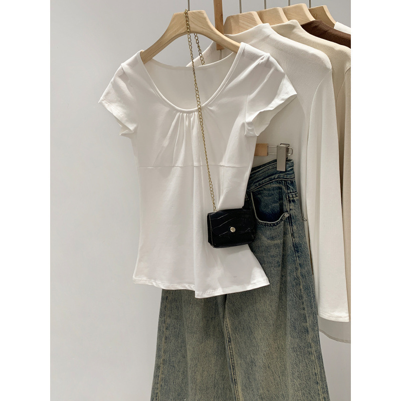 Korean-Style Sweet and Youthful Ruched V-Neck Short-Sleeve T-Shirt, Summer 2026 New Model, Super Popular, Slimming, Age-Reducing, Stunning Top Korean-Style Sweet and Youthful Ruched V-Neck Short-Sleeve T-Shirt, Summer 2026 New Model, Super Popular, Slimming, Age-Reducing, Stunning Top