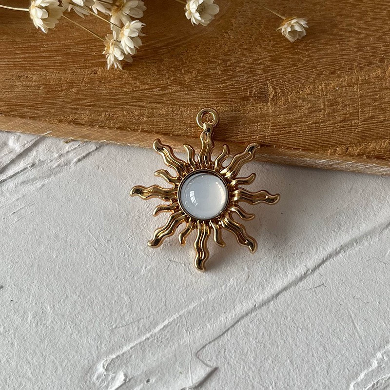 Pendant solar-powered handmade, decorative accessory, DIY, Lolita style
