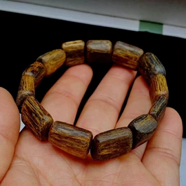 项链;手镯;手链