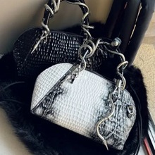 �����߼y��ɫ����б������L�玧��̖�����ղغ��Ȱl؛������W