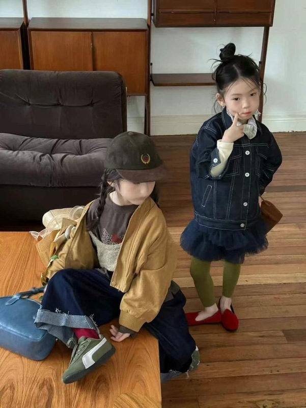 秋の25の新しい女の子のラウンドネックジャケット、子供用の多用途でファッショナブルなショートソリッドカラージャケット、ベビーファッショナブルなトップス|undefined
