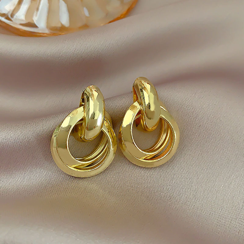 골드 버튼 귀걸이