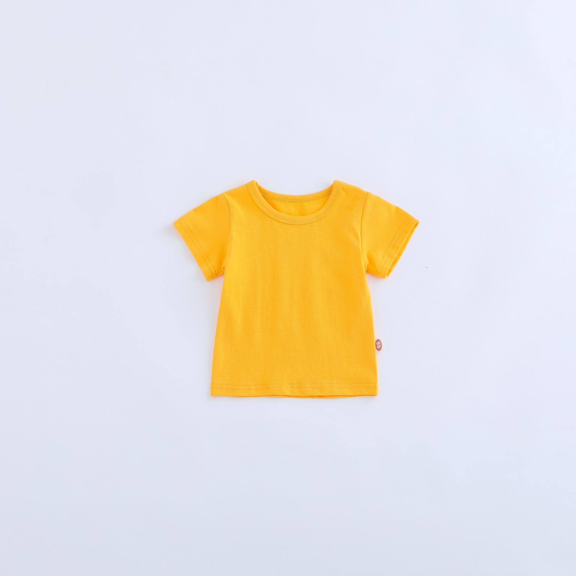 노란색 반소매 티셔츠