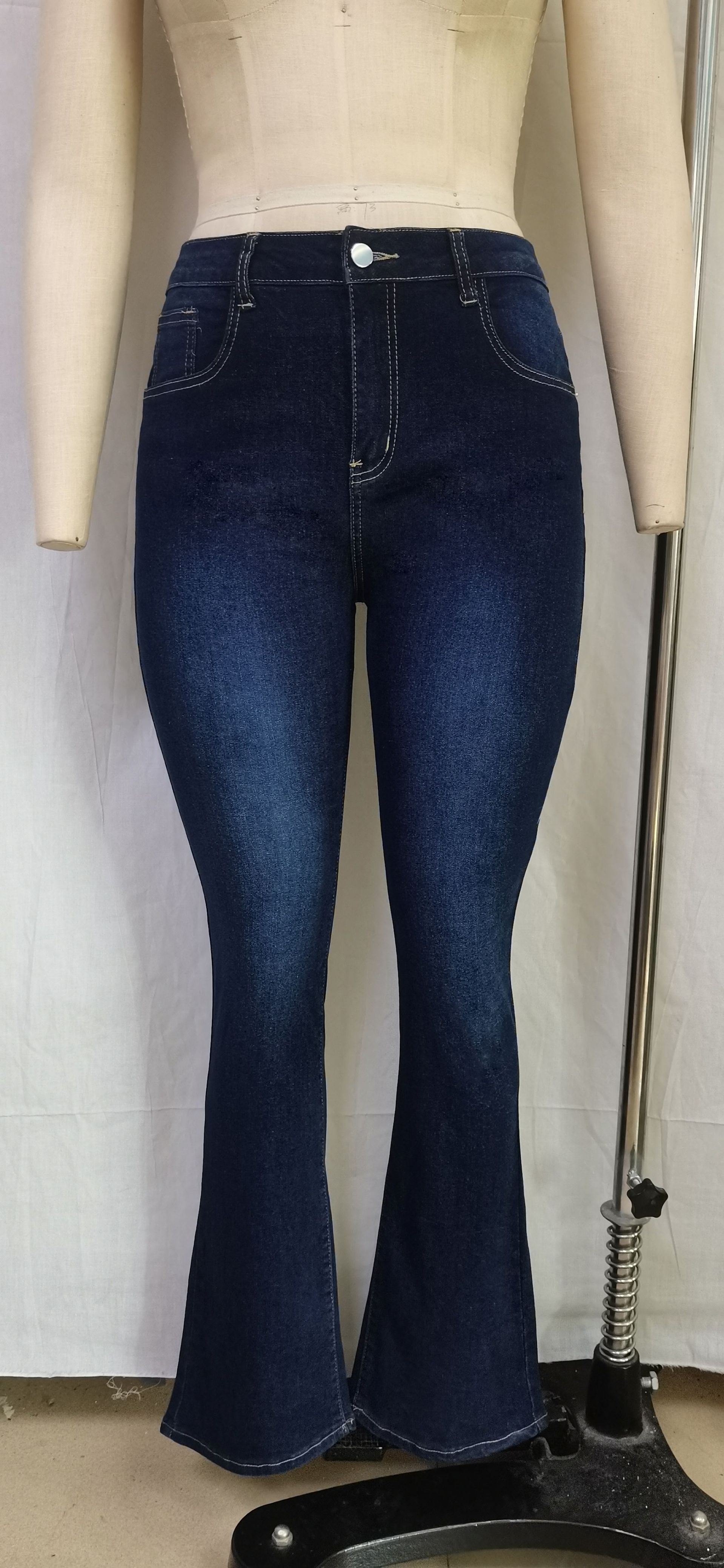 O1CN01KFz0Us1IKnL8zzRs9 !!2207710440875 0 cib