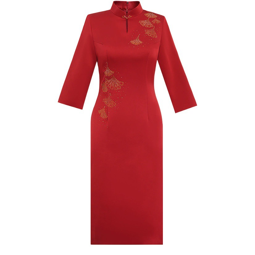 Женское платье весной новый стиль