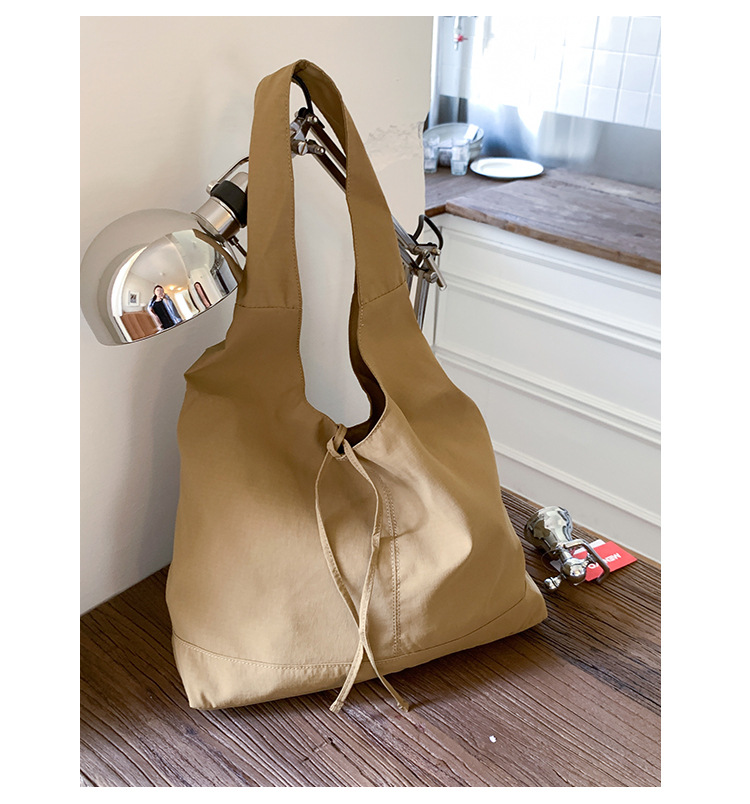 Commuting large-capacity nylon fabric bag for women, 2025 new style casual and versatile single-shoulder bag, fashionable tote bucket bag undefined