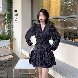 黑色圆点波点碎花长袖连衣裙子女2026新款春秋茶歇法式赫本风中裙