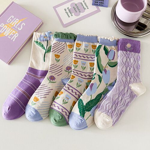 Purple flower socks women's mid-calf cotton socks spring, autumn and winter cute forest flowers caramel macchiato tulip trend