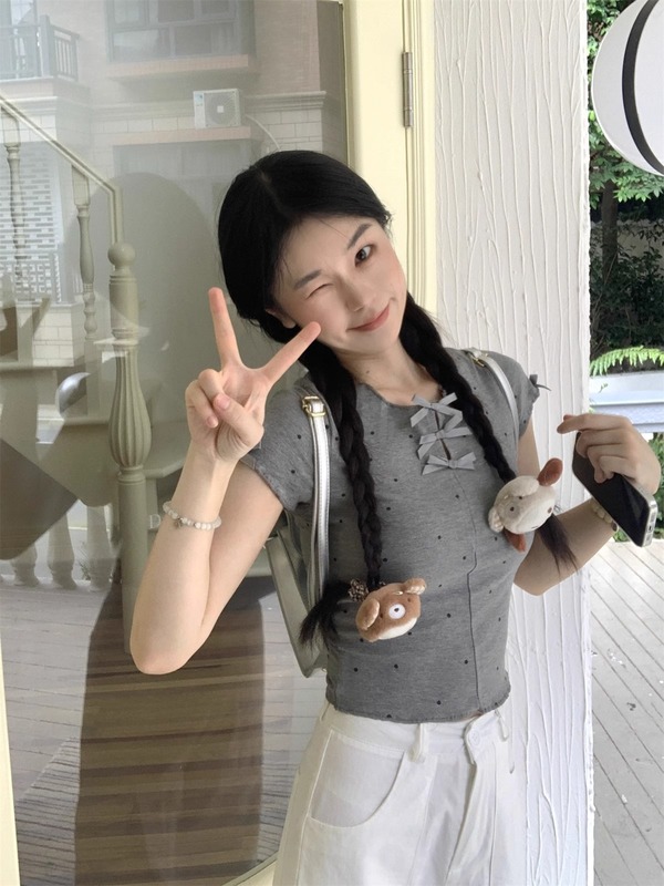 Kumikumi甘い波点蝶ネクタイデザイン感半袖tシャツ女装夏の短いスタイルのユニークな上着|undefined