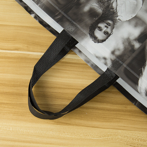 3D European and American film-coated non-woven shopping bag with creative fashion prints, hand-held bag with LOGO printing