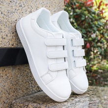 2025年秋季新款小白鞋男休闲平底鞋子男鞋时尚百搭纯白色运动板鞋