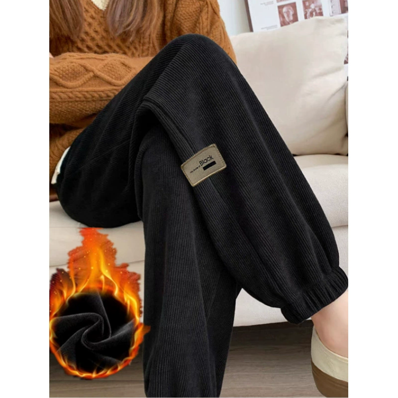 Вельветовые спортивные брюки женский зимний бархат 2025 новый маленький человек пучок ноги повседневные брюки синил фонарь охранник