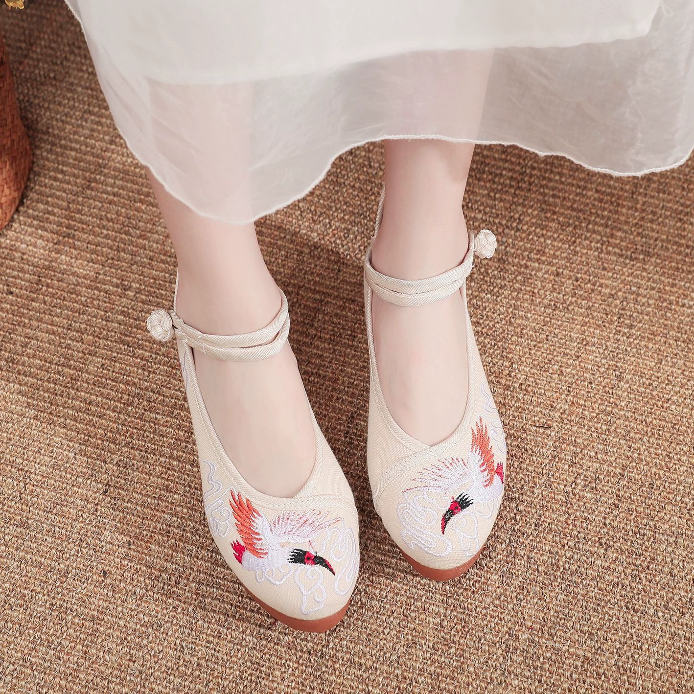 Внутренняя высота на танкетке, высокая Водонепроницаемая парусиновая обувь на высоком каблуке с вышивкой, винтажная Женская обувь в китайском этническом стиле, Тканевая обувь