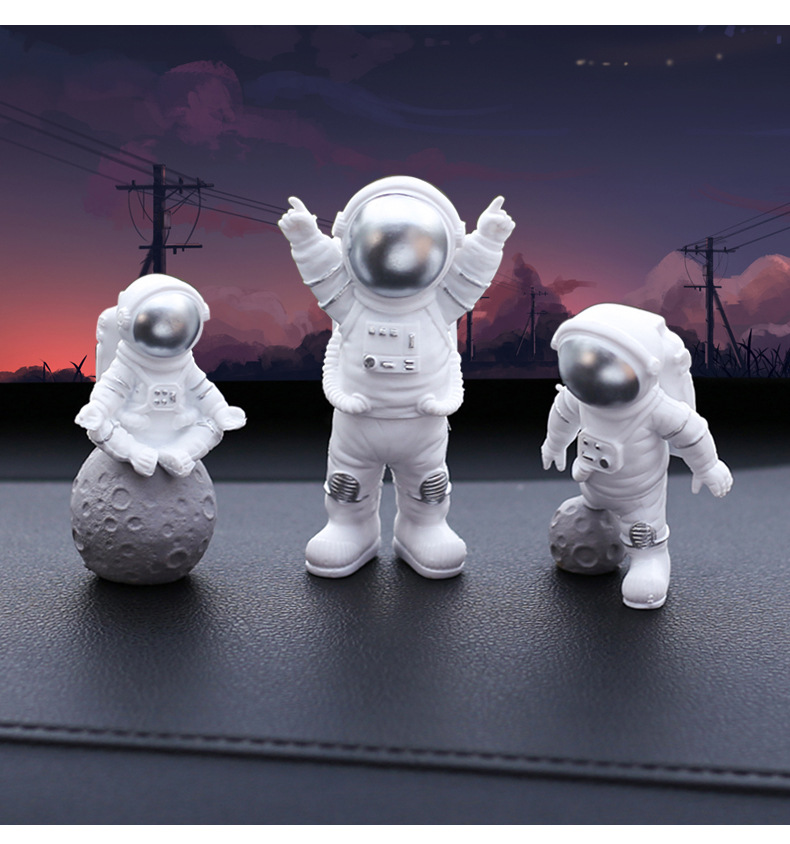 Car Ornaments Astronaut Car Center Console Accessories Car Interior Interior Interior Decoration Supplies Roof Dashboard