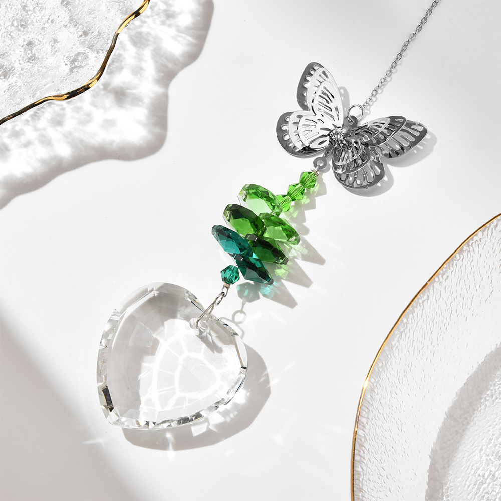 Fábrica al por mayor suministro transfronterizo mariposa verde melocotón corazón cristal colgante jardinería decoración cristal Sun Catcher campanas de viento