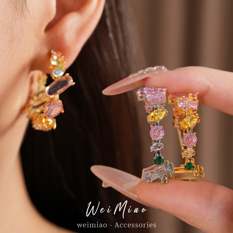 18k oro real galvanizado aguja de plata zircon cuadrado redondo en forma de C pendientes delicados pendientes ligeros de lujo alta sensación auriculares al por mayor